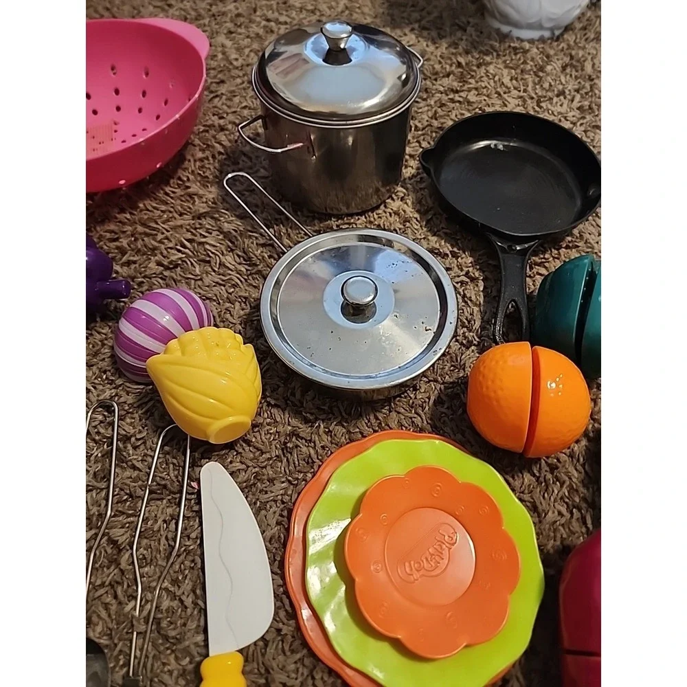 Lot of‎ 33 Pc Kids Pretend Plastic Food Fruit, Vegetables, Pot, Pans, Utensils